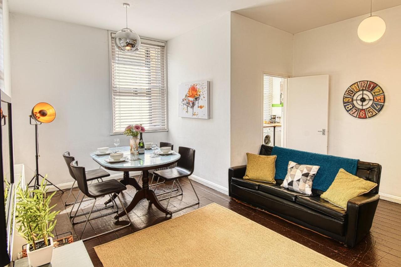 2 Bedroom Apartment In Bath City Centre With Garden & Free Parking Exteriér fotografie